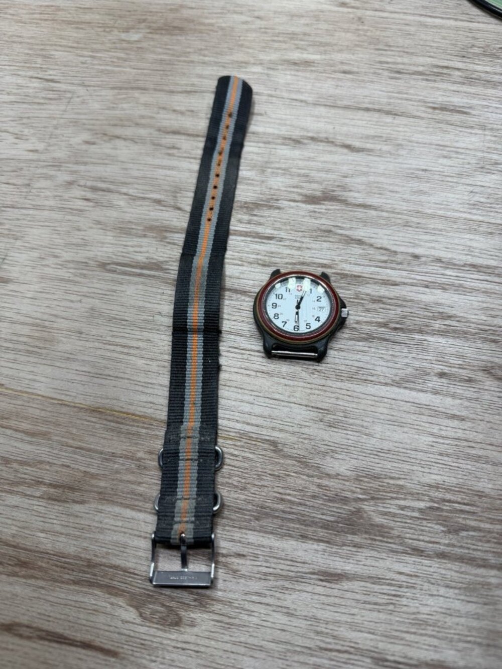 Vintage Swiss Army Brand Watch Red Bezel White Dial Base Metal FOR PARTs not wor